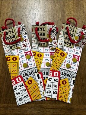 NEW Bingo Pattern Wine Gift Bags (OSFM) 🍷 (set includes 3 bags)